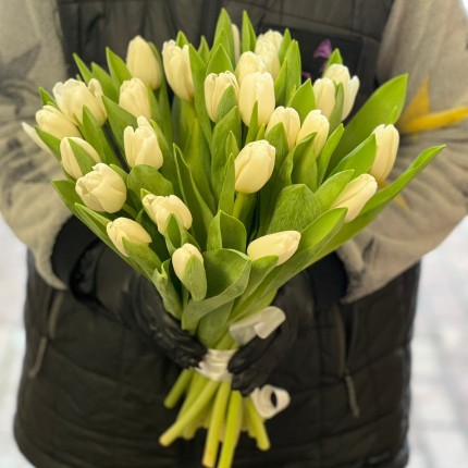 Букеты белых тюльпанов на 8 марта - купить с доставкой в Ульяновске
